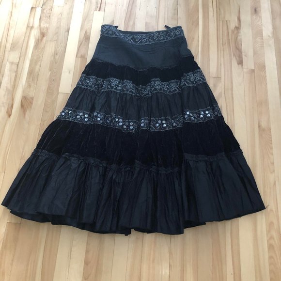 skirt - Picture 2 of 3